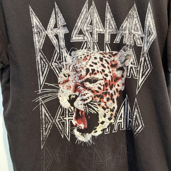 Def Leppard Shirt Mens XL Black Band Tee Graphic Leopard 2022 Rock Tour T-Shirt - Picture 4 of 9